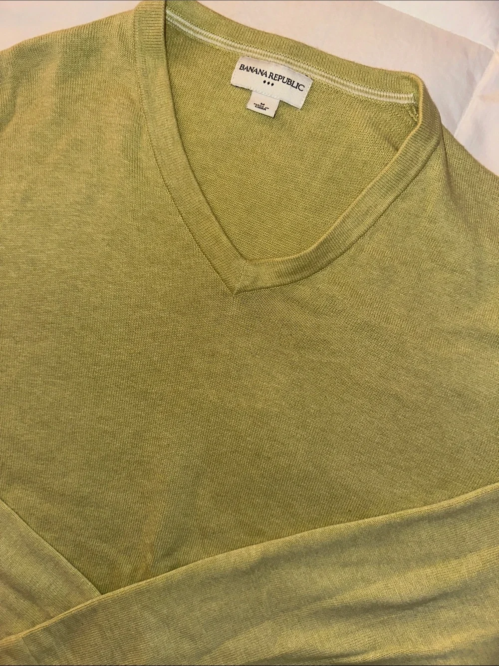 Banana Republic lightweight neck